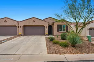 981 N Broken Hills Dr, Green Valley, AZ 85614 - Photo 1