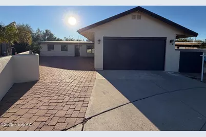 9780 E Hollow Place, Tucson, AZ 85748 - Photo 1