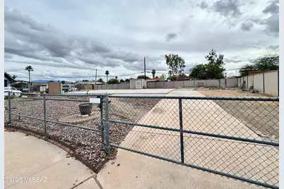 3241 S Capri Circle #19, Tucson, AZ 85713 - Photo 1