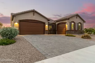 10837 N Iron Peak Dr, Tucson, AZ 85742 - Photo 1