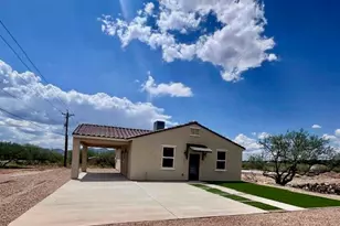 127 Via Venezuela, Rio Rico, AZ 85648 - Photo 1