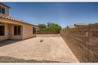9213 N Desert Earth Place, Tucson, AZ 85743 - Photo 1