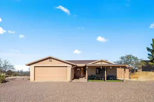 705 N Cliket Dr, Oracle, AZ 85623 - Photo 1