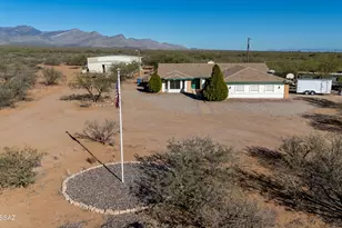 211 W Camino De Mesa, Huachuca City, AZ 85616 - Photo 1