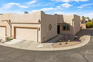 518 W Parkwood Ct, Green Valley, AZ 85614 - Photo 1