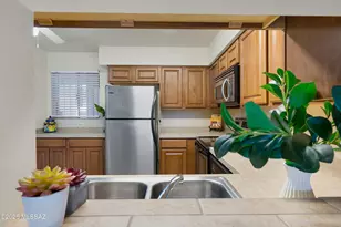 1801 E Blacklidge Dr, Tucson, AZ 85719 - Photo 1