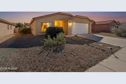 7998 N Siskiyou Drive, Tucson, AZ 85743 - Photo 1
