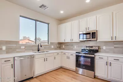 8296 W Razorbill Drive, Tucson, AZ 85757 - Photo 1