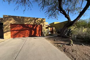 1401 E English Ivy Ct, Tucson, AZ 85719 - Photo 1