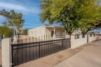 1466 W Saint Marys Road, Tucson, AZ 85745 - Photo 1