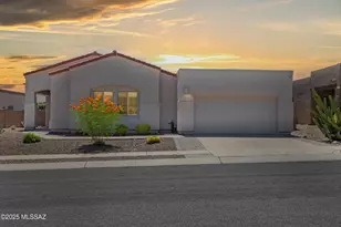 11871 N Potosi Point Dr, Tucson, AZ 85737 - Photo 1