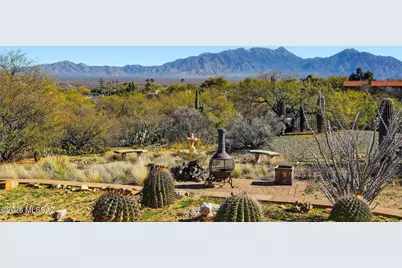 615 W Continental Road, Green Valley, AZ 85622 - Photo 1