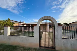 641 W la Pasadita St, Tucson, AZ 85705 - Photo 1