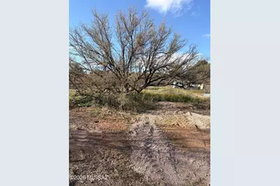 422 Curry Street E #4, Rio Rico, AZ 85648 - Photo 1