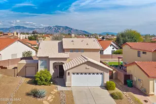 9272 N Golden Finch Ave, Tucson, AZ 85742 - Photo 1