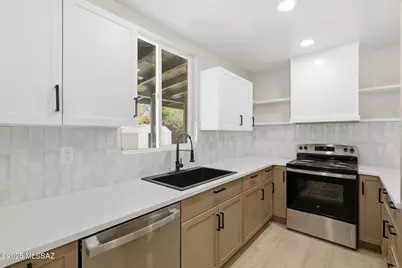 4221 E 31st Street, Tucson, AZ 85711 - Photo 1