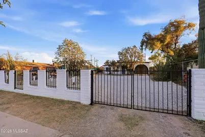 432 E 30th Street, Tucson, AZ 85713 - Photo 1