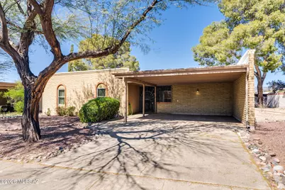 8137 E Renaud Lane, Tucson, AZ 85710 - Photo 1