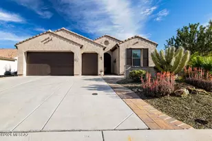 902 N Broken Hills Dr, Green Valley, AZ 85614 - Photo 1