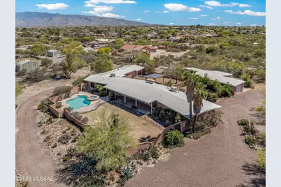 9240 E Sierra Street, Tucson, AZ 85710 - Photo 1