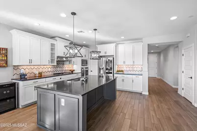 11162 S Golden Aspen Drive, Vail, AZ 85641 - Photo 1