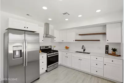 4555 E 10th Street, Tucson, AZ 85711 - Photo 1