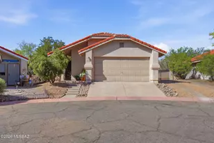 4702 W Gatehinge Ct, Tucson, AZ 85741 - Photo 1