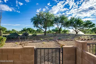 336 W Sunrise Vista Dr, Green Valley, AZ 85614 - Photo 1