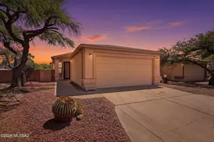 174 E Camino De Diana, Green Valley, AZ 85614 - Photo 1