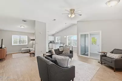11561 N Eagle Peak Drive, Oro Valley, AZ 85737 - Photo 1