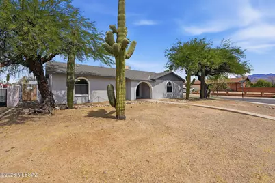 8001 N Firethorn Avenue, Tucson, AZ 85741 - Photo 1