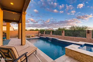 2304 E Madera Plateau Dr, Green Valley, AZ 85614 - Photo 1