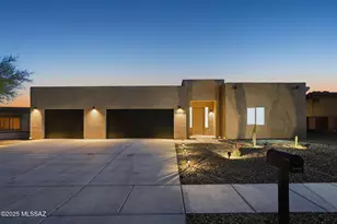 121 W Calle Escudilla, Green Valley, AZ 85614 - Photo 1