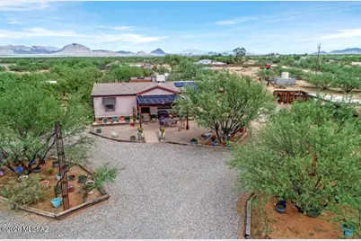 11762 W Peaceful Lane, Tucson, AZ 85735 - Photo 1