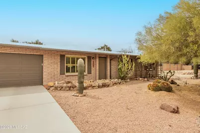 10181 N Hacienda Hermosa Drive, Tucson, AZ 85737 - Photo 1