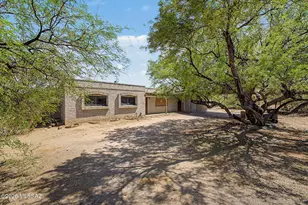1402 N Placita Real, Green Valley, AZ 85614 - Photo 1
