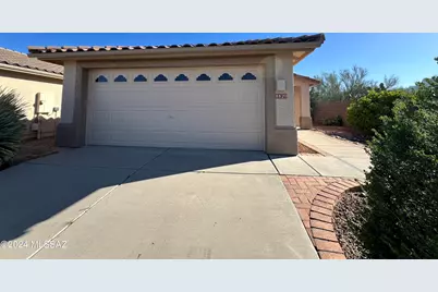 8820 N Mesquite Bluffs Place, Tucson, AZ 85742 - Photo 1