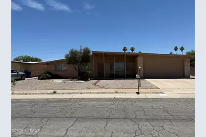 8812 E Shiloh Place, Tucson, AZ 85710 - Photo 1