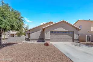 7101 W Amarante Dr, Tucson, AZ 85743 - Photo 1