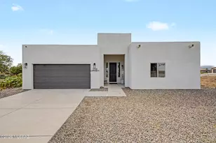 208 S Montgomery Pl, Corona de Tucson, AZ 85641 - Photo 1