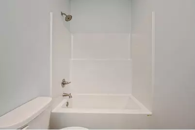 742 E Chestnut Avenue, Crestview, FL 32539 - Photo 17