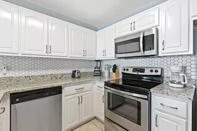 8436 Gulf Boulevard #UNIT 422, Navarre, FL 32566 - Photo 13