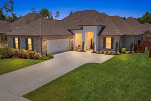 140 Flora Ln, Freeport, FL 32439 - Photo 1