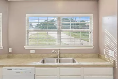 484 Jillian Drive, Crestview, FL 32536 - Photo 9