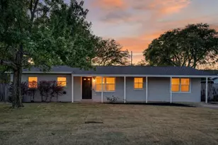 102 NW Audrey Dr, Fort Walton Beach, FL 32548 - Photo 1