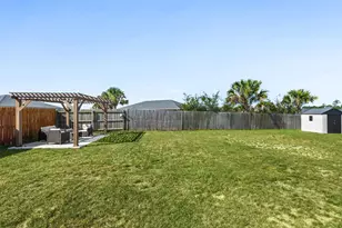 2423 Spur Ln, Gulf Breeze, FL 32563 - Photo 19