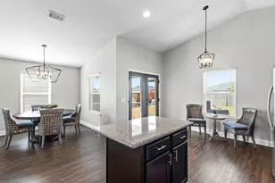 2423 Spur Ln, Gulf Breeze, FL 32563 - Photo 11