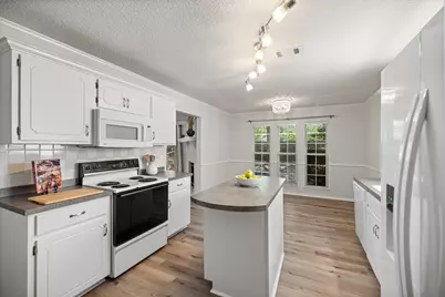 4577 Castlewood Lane, Niceville, FL 32578 - Photo 13