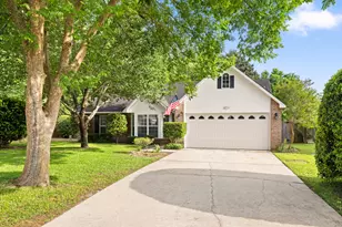 4577 Castlewood Ln, Niceville, FL 32578 - Photo 1