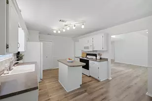 4577 Castlewood Ln, Niceville, FL 32578 - Photo 17